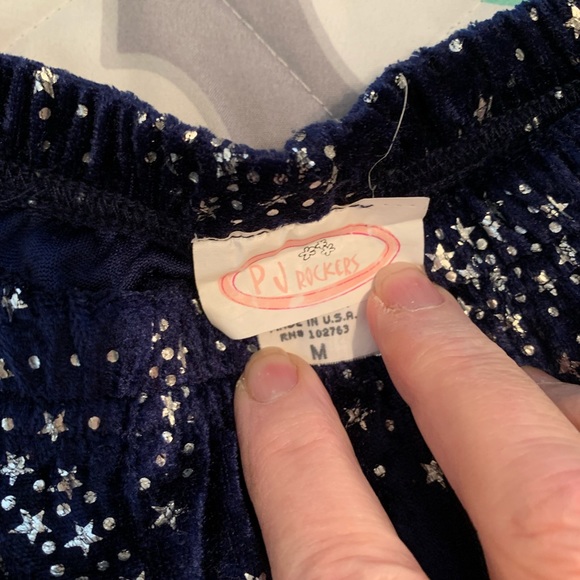 Super cute Medium Velvety Lounge/ PJ set preowned. Very comfortable! - Picture 8 of 10